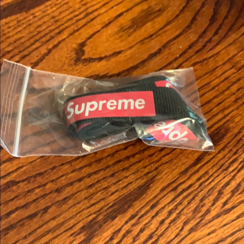Supreme lanyard